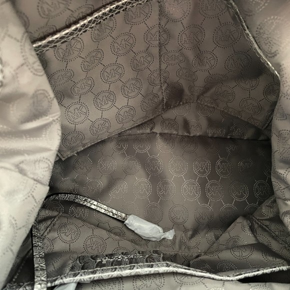 MICHAEL KORS Frankie Metallic Leather Crocodile-embossed Large Shoulder Bag - Picture 7 of 10